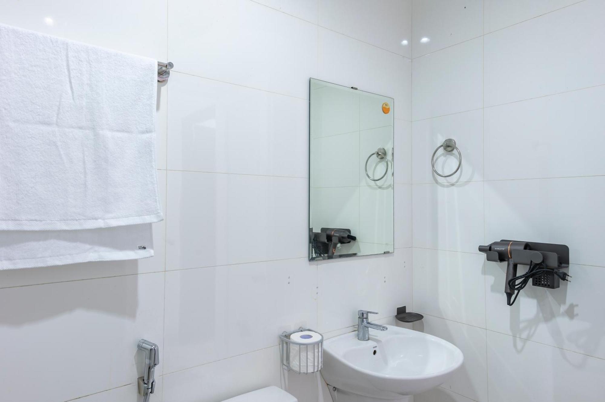 Spacious 1br Private Balcony & Cozy Netflix Căn hộ